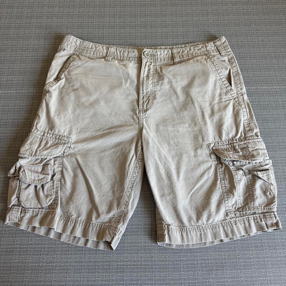 Sonoma Goods for Life tan cargo shorts men's size 38